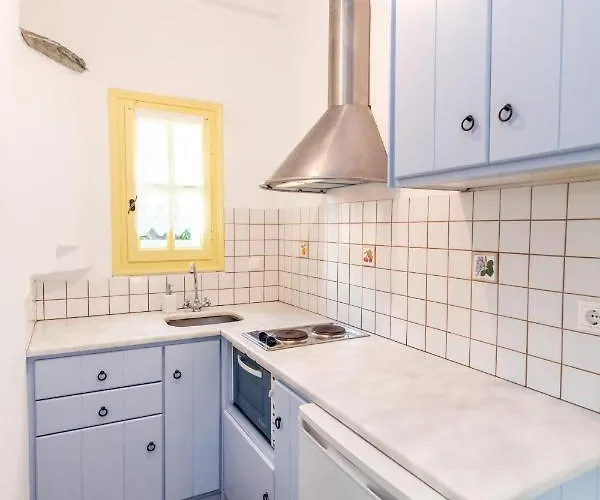 Agrelia Seafront Residences * Άγιος Ρομανός